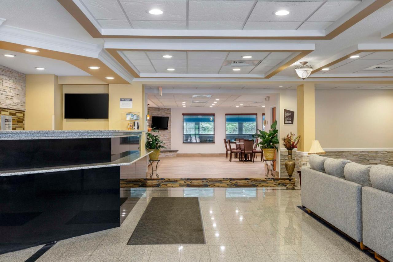 ברלין Best Western Plus New England Inn & Suites מראה חיצוני תמונה