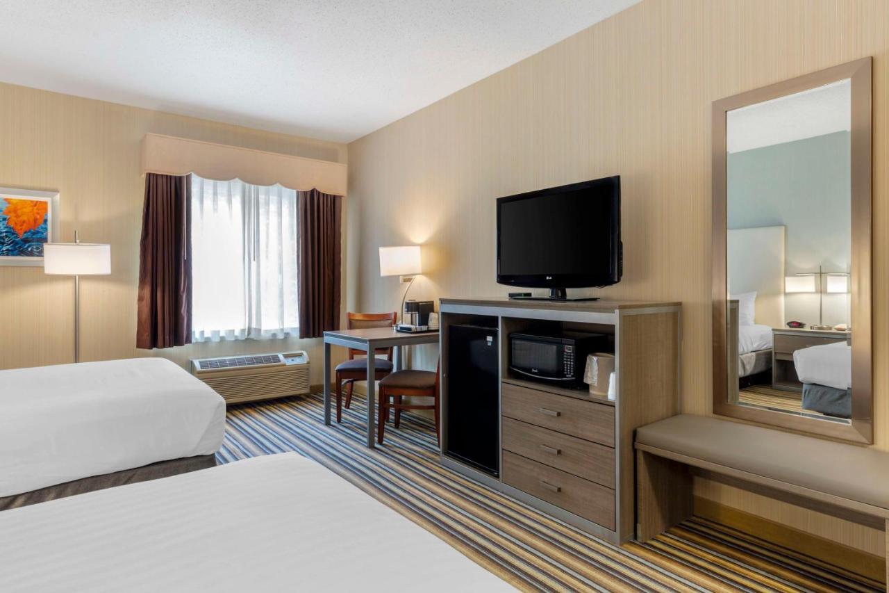 ברלין Best Western Plus New England Inn & Suites מראה חיצוני תמונה
