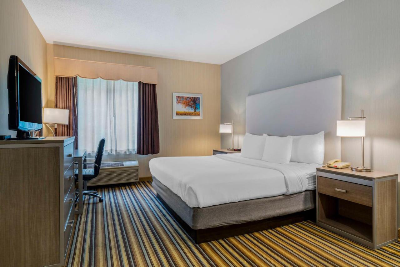 ברלין Best Western Plus New England Inn & Suites מראה חיצוני תמונה
